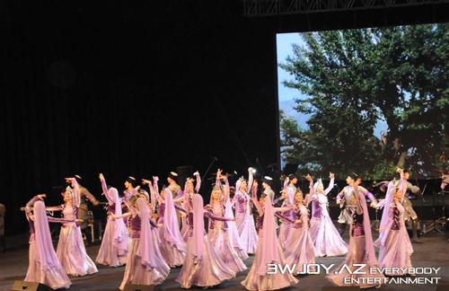 Mustafa Ceceli Bakıda konsert verdi Mustafa Ceceli Bakıda konsert verdi