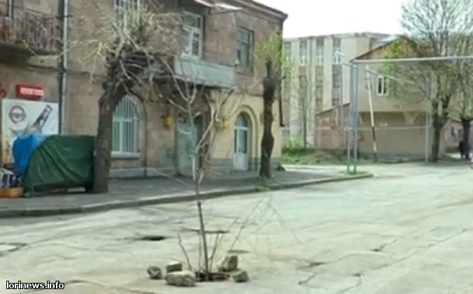 Վանաձորում «նորաձեւ» ճանապարհային նշանները զարդարում են փողոցները (ֆոտո, վիդեո)