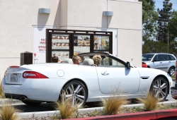Britney-Spears-With-Kids-At-Starbucks-Drive-Thru-In-Woodland-Hills%2C-May-10-2013-41a6378acy.jpg