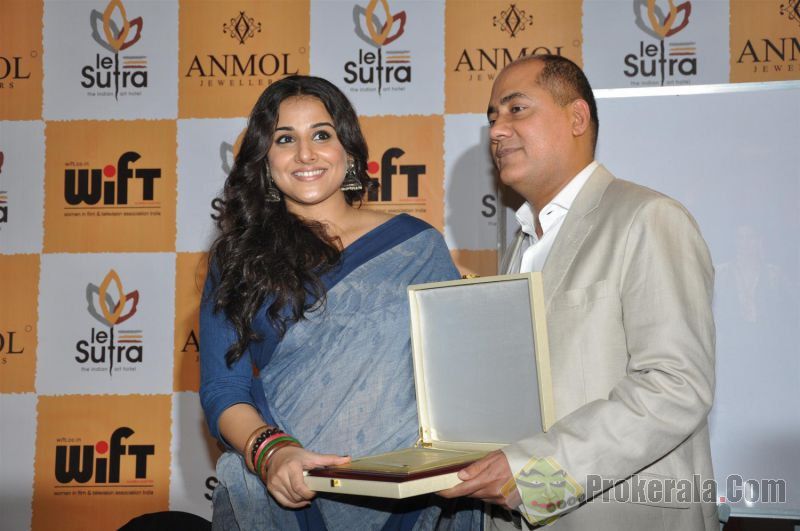 Vidya balan hot