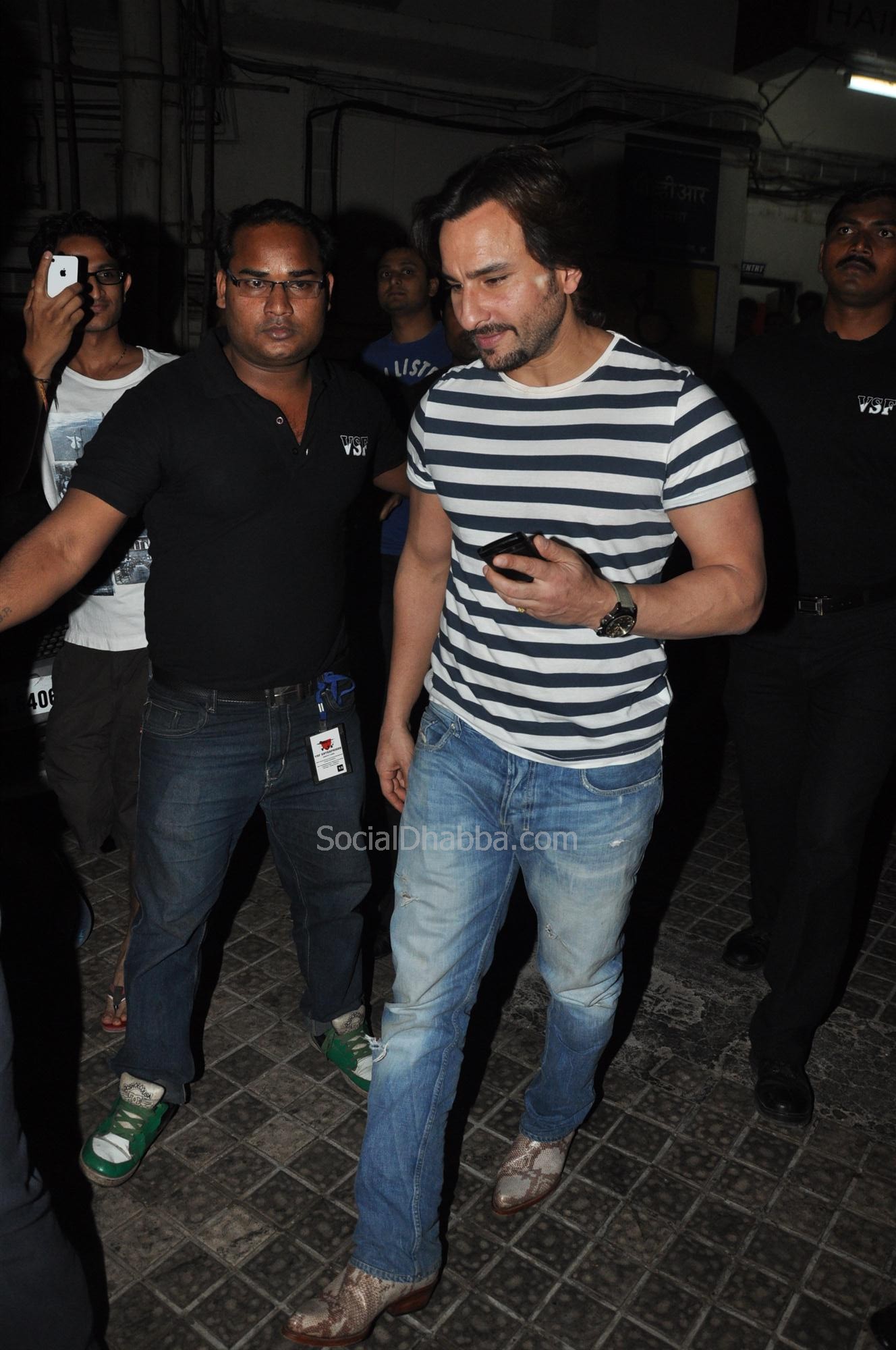 Saif Ali Khan at the special screening of movie 'Race 2' (11).jpg