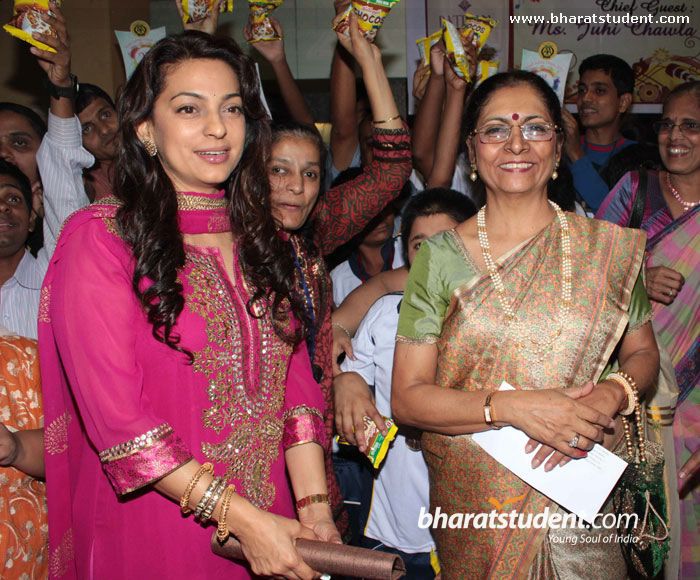 juhi-chawla-ak-munshi-yojana_014.jpg