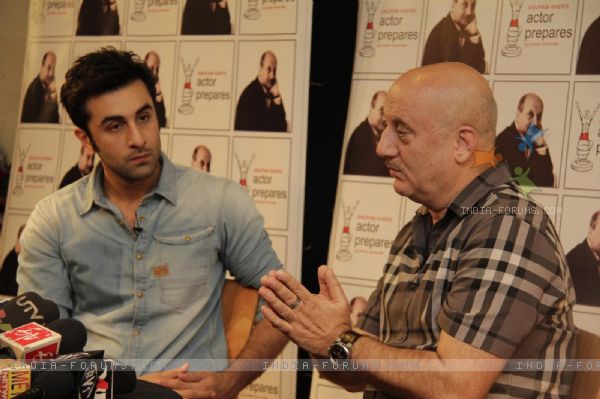 253450-anupam-kher-in-conversation-with-ranbir-kapoor.jpg