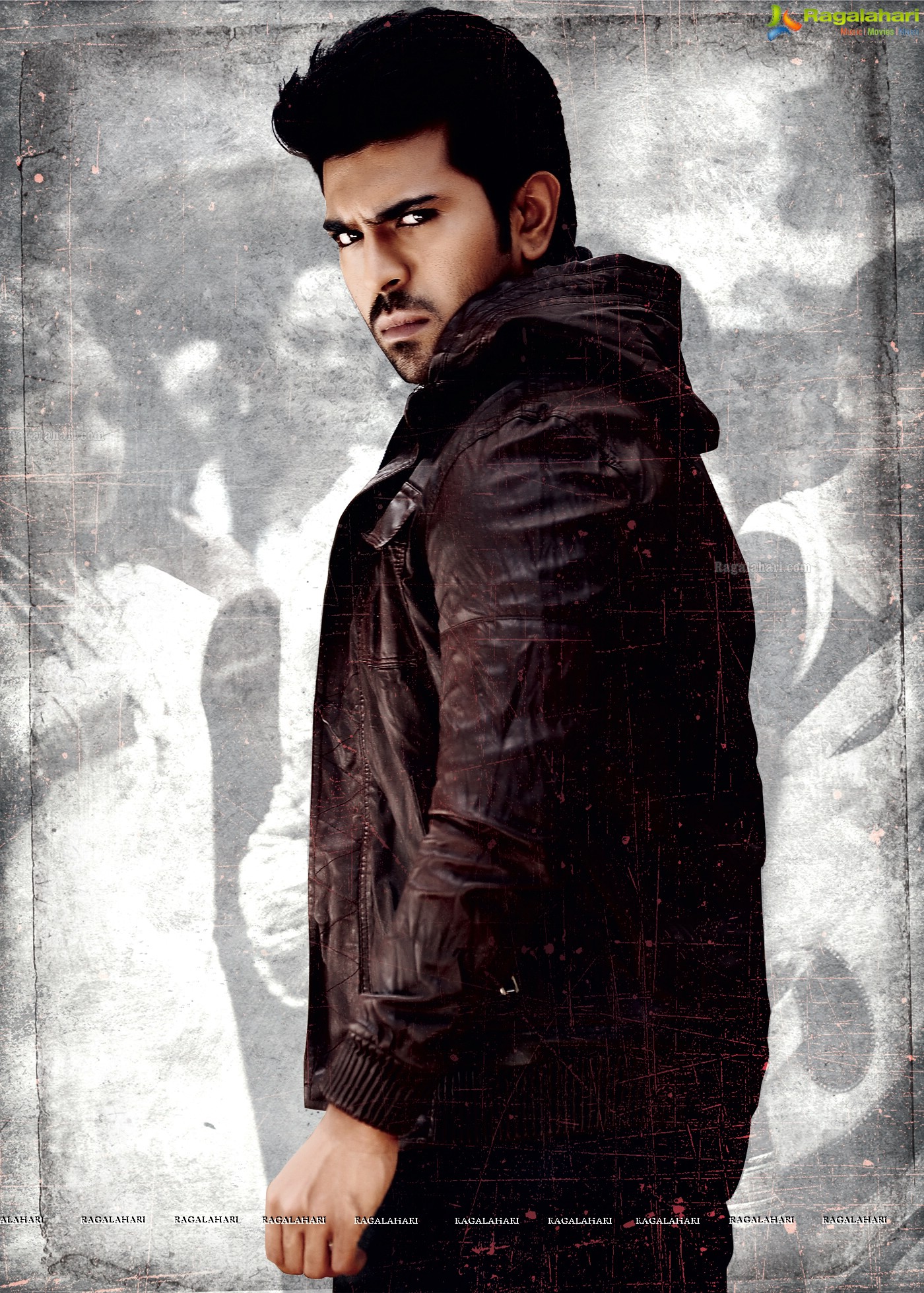yevadu-ramcharan-posters2.jpg