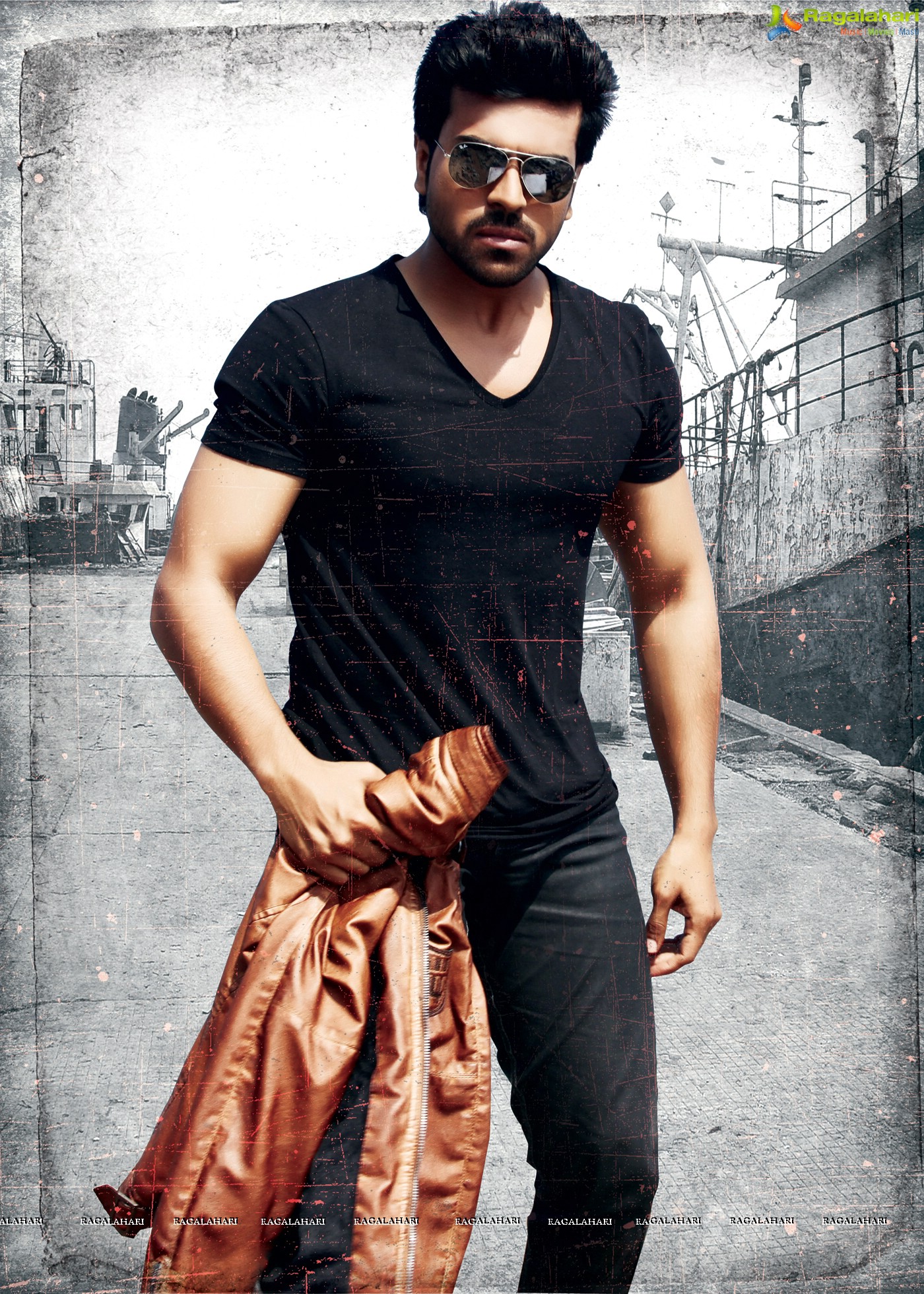 yevadu-ramcharan-posters4.jpg