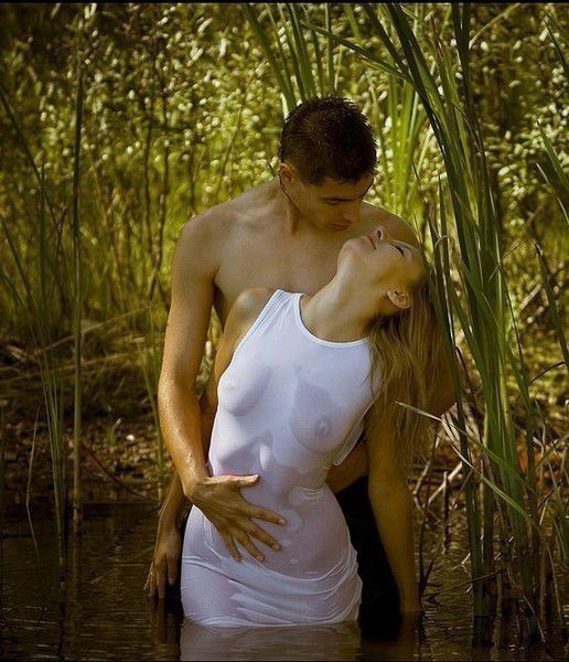 Эротическая фотосессия на природе