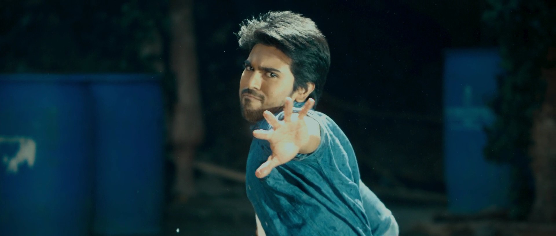 Naayak - Blu-Ray - 1080p - x264 - DTS - [DDR].mkv (0_41_17) 000060.jpg