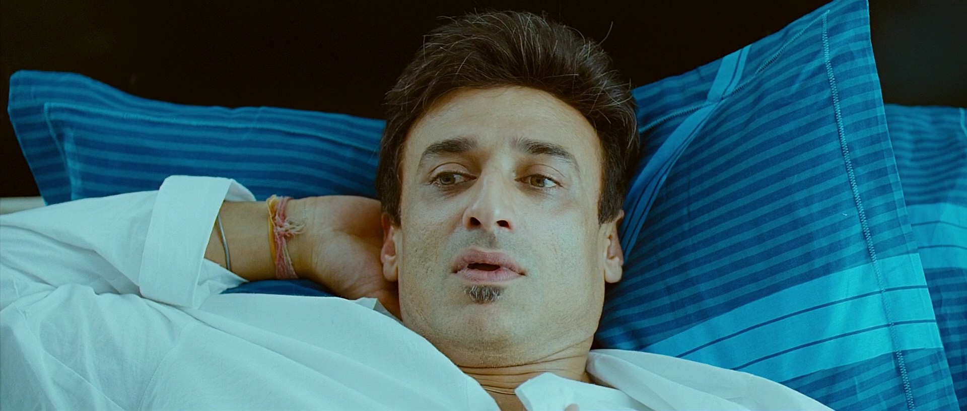 Naayak - Blu-Ray - 1080p - x264 - DTS - [DDR].mkv (0_57_13) 001274.jpg
