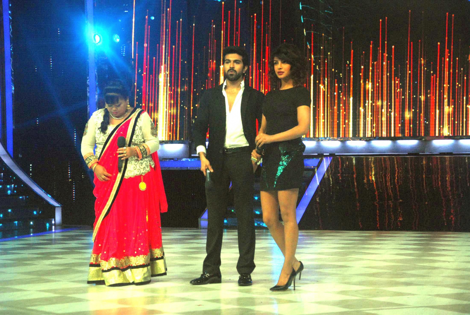zanjeer-promotion-on-the-sets-of-jhalak-dikhhla-jaa-season-6-priyanka-chopra-ram-charan-teja-57460.j