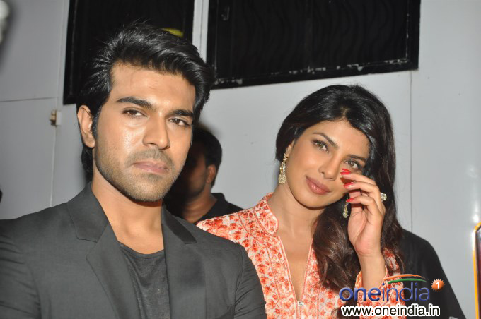 ram-charan-teja-priyanka-chopra-on-bade-achhe-lagte-hain-sets_137818344130.jpg