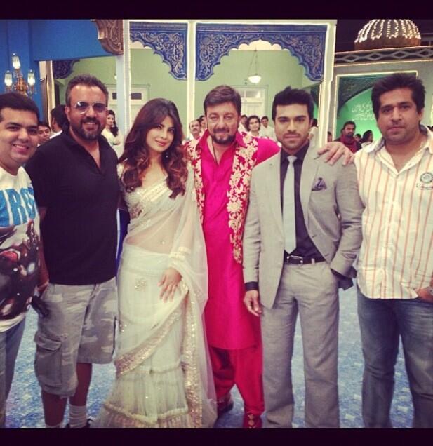 BFJE8hiCMAApDvG.jpg large.jpeg