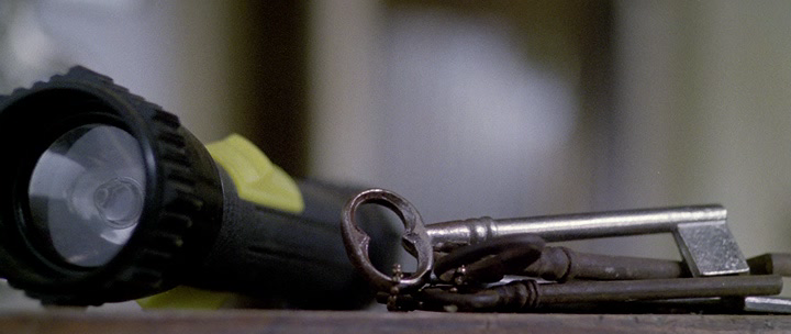 The.House.by.the.Cemetery.1981.bdrip_[1.46]_[teko][(051629)20-20-41].PNG