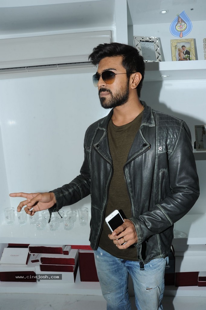 ram_charan_launches_karishma_n_co_flagship_store_1510140910_0036.jpg