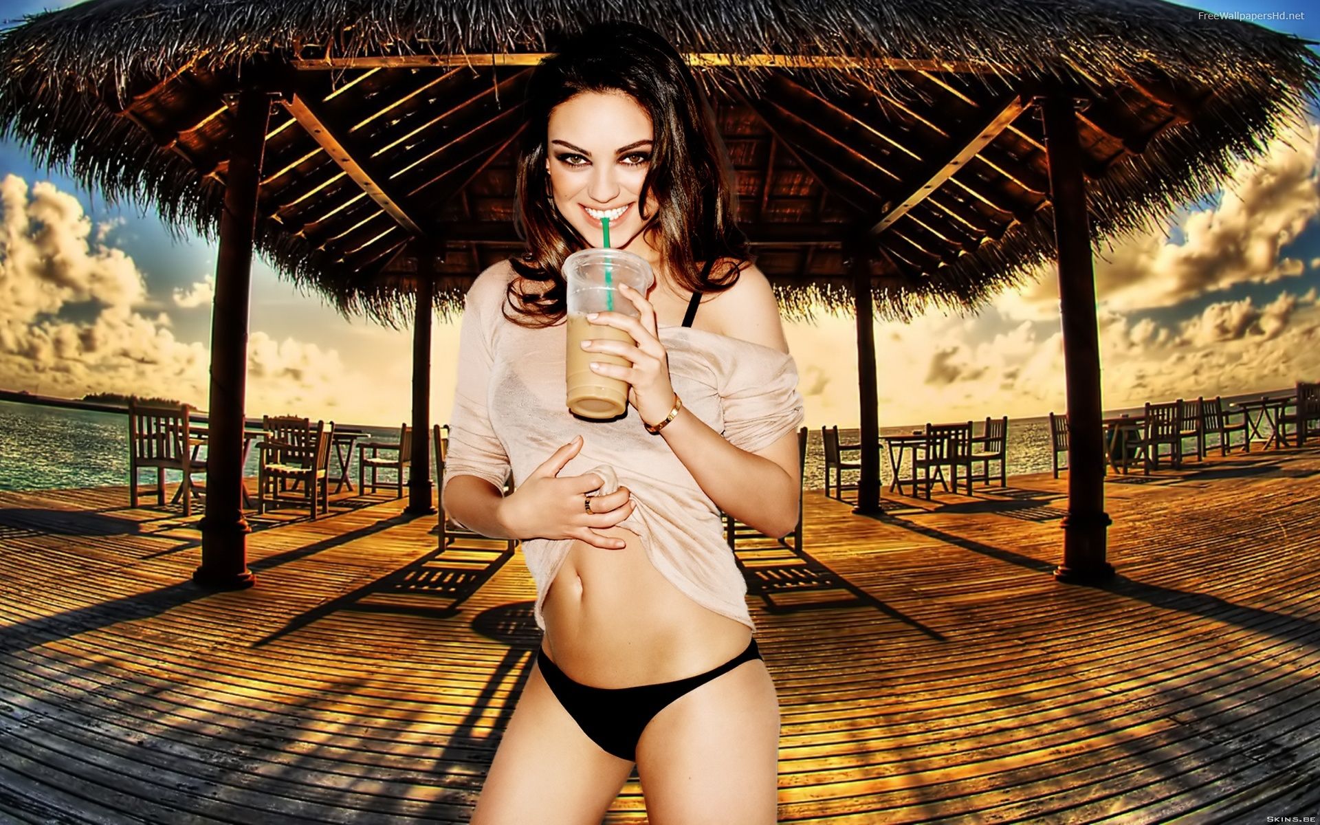 Mila-Kunis-black-bikini.jpg.