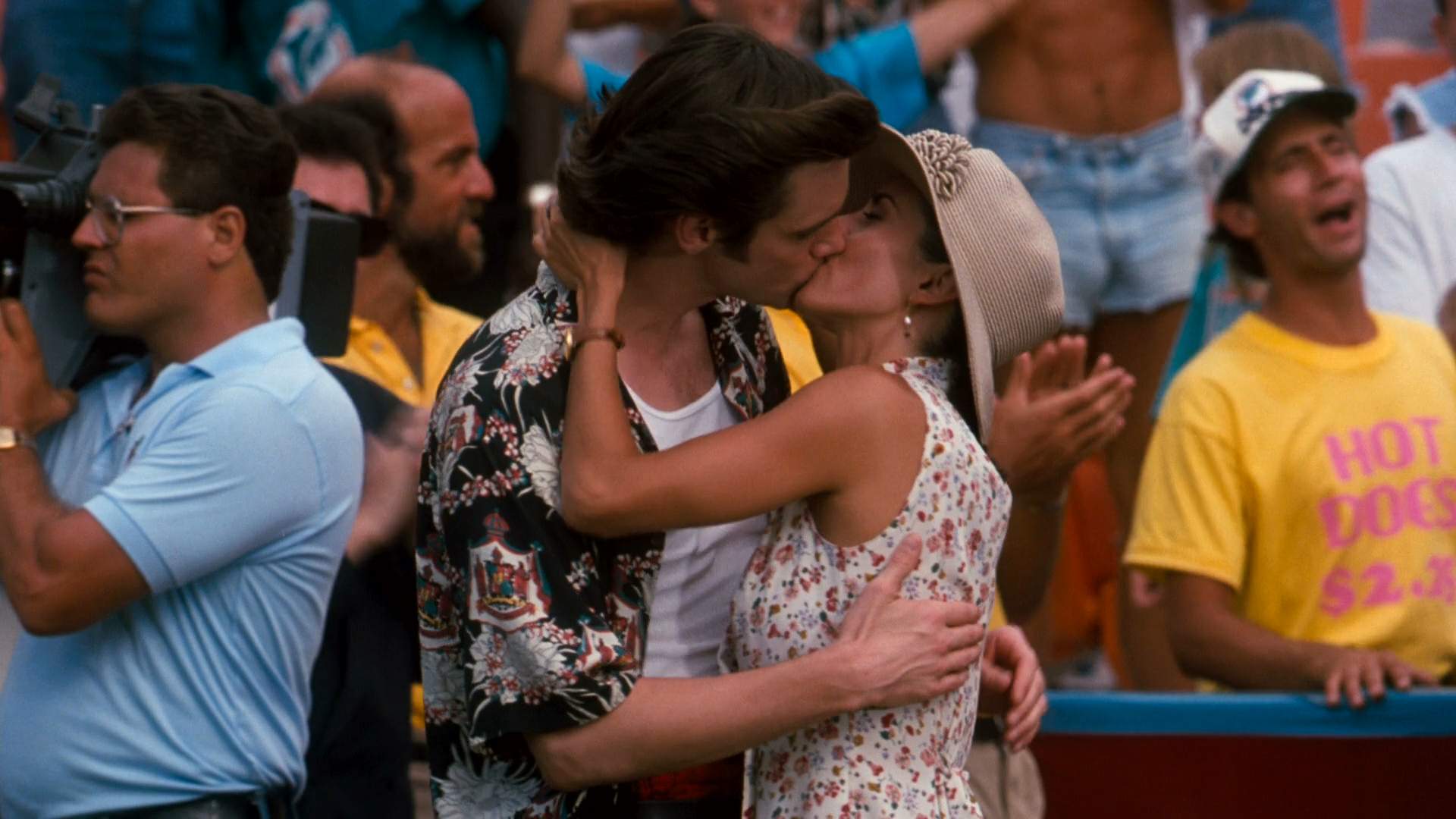 Ace.Ventura.Pet.Detective.1994.BDRip.1080p.mkv - 00007.png