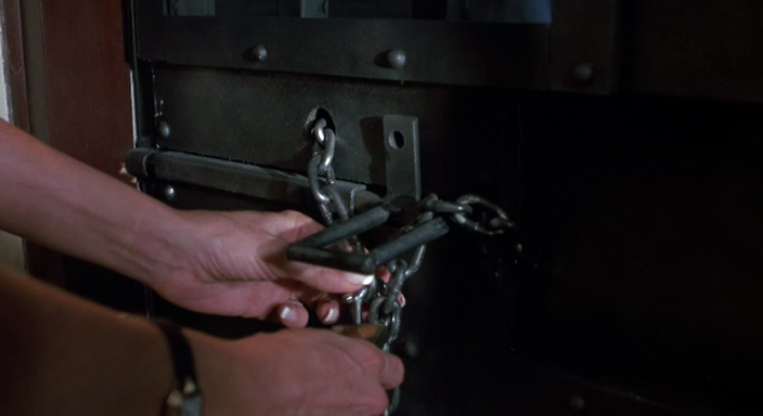 Пленница 1991.WEB-DL.720p.ПД.Eng[(101979)08-43-54].PNG