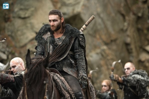 HU405a_0285b_595_Mini Logo TV white - Gallery.jpg