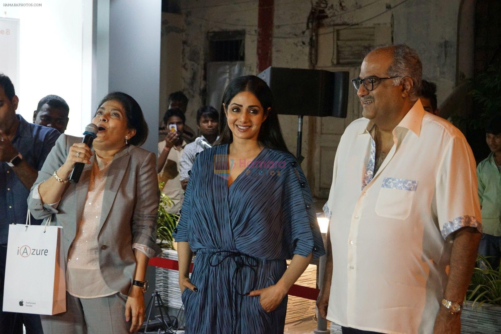 hpse_fullsize__3647352403_Sridevi, Boney Kapoor at the Launch Of IPhone 8  IPhone 8+ At iAzure on 29th Sept 2017 (42)_59d21dbae3bfb.JPG