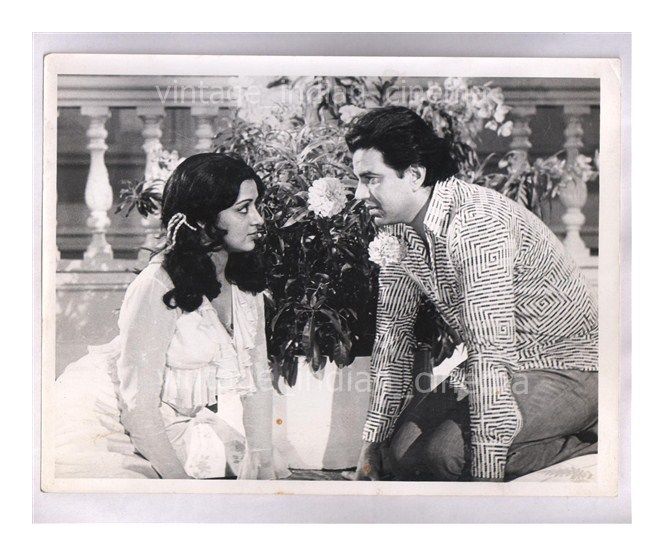 Original-Bollywood-photo-Dharmendra-Hema-In-Maa-1976-16cmX22cm.jpg