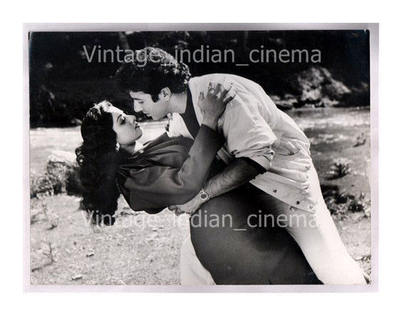 Original-Bollywood-photo-Sunny-deol-Sridevi-In-Joshilay-1989.jpg