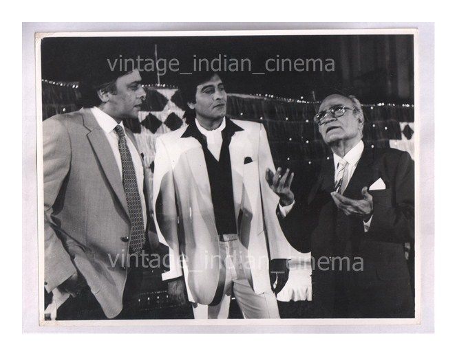 Original-Bollywood-photo-Vinod-mehra-Vinod-Khanna-In-Akhri.jpg