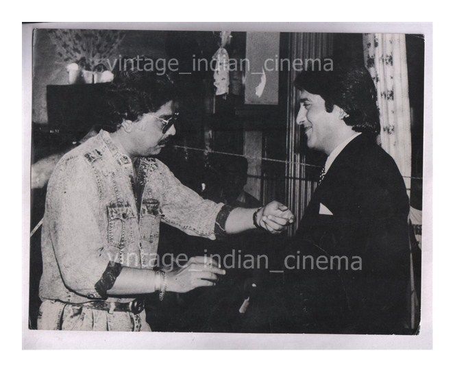 Original-Bollywood-photo-Vinod-khanna-Raj-sippy-In.jpg