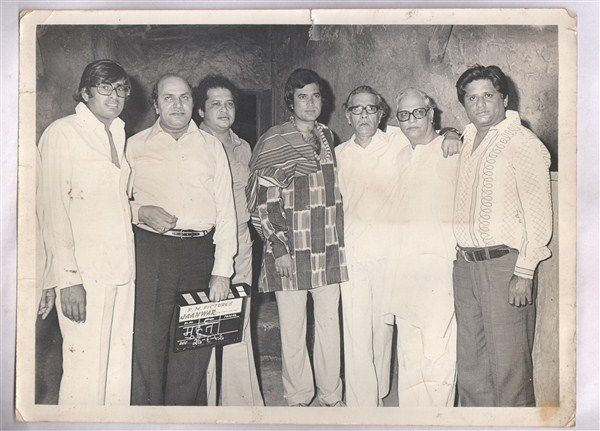Original-Bollywood-photo-Rajesh-Khanna-and-Cast-In.jpg