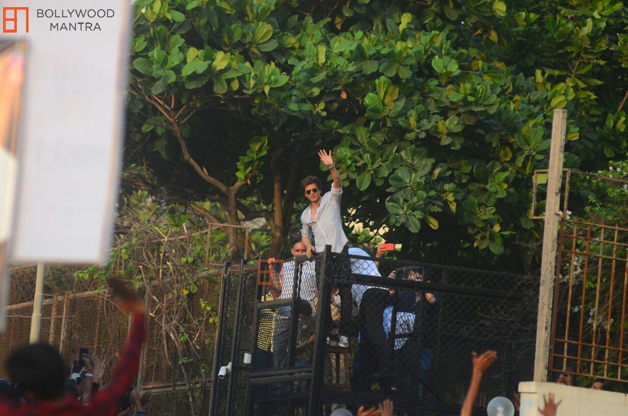 shahrukh-khan__1034928.jpg