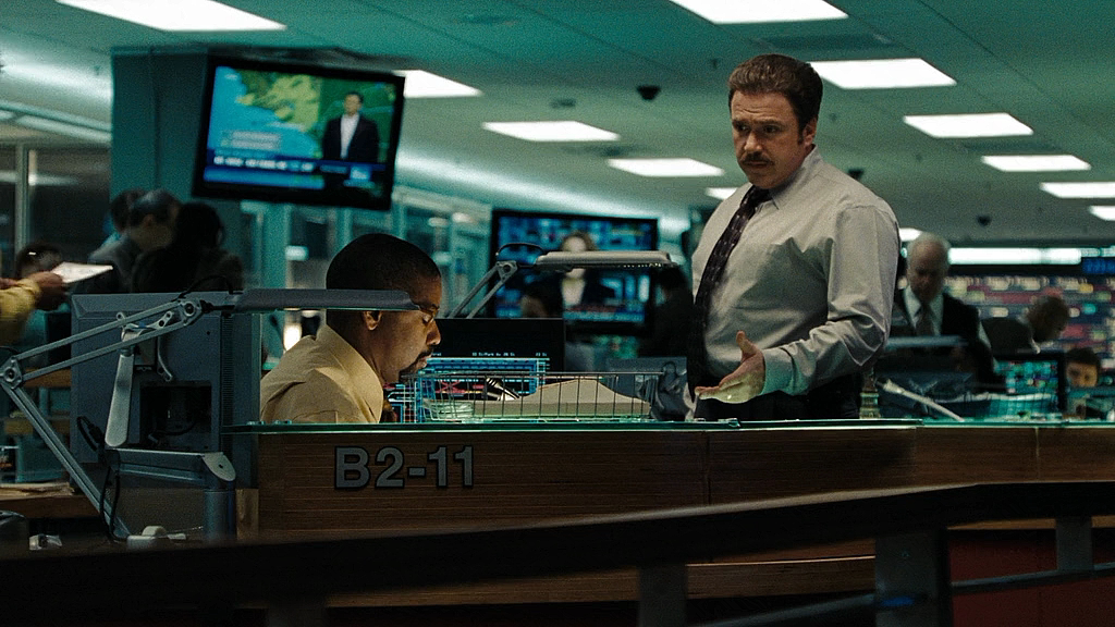 Опасные пассажиры поезда 123_(2009)_WEB_DLRIP-AVC_O.M_[-=DoMiNo=-].mkv_20171115_160155.976.png