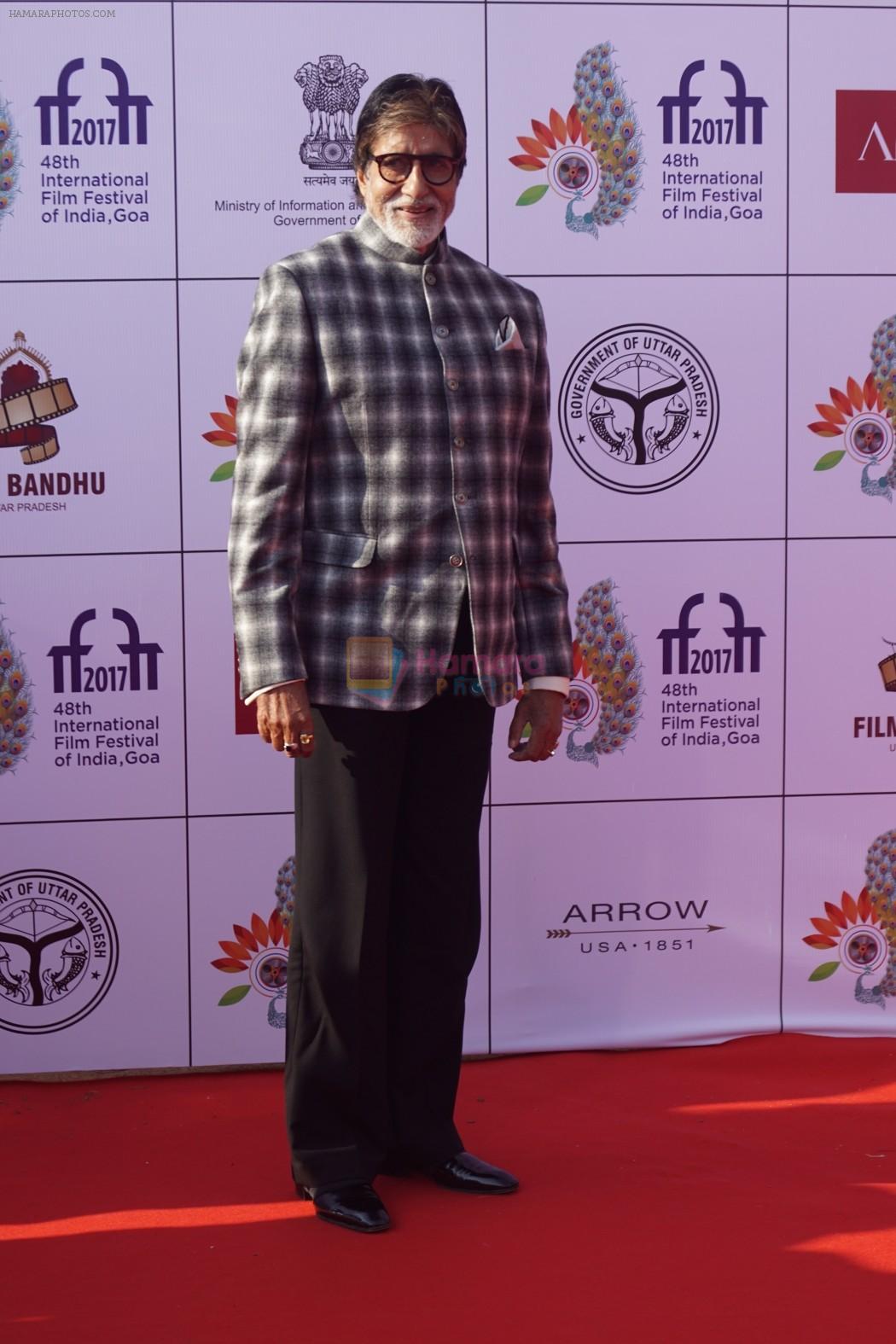 hpse_fullsize__1300556686_Amitabh Bachchan At IFFI 2017 Closing Ceremony in Mumbai on 28th Nov 2017 (62)_5a1e3da1365f1.JPG