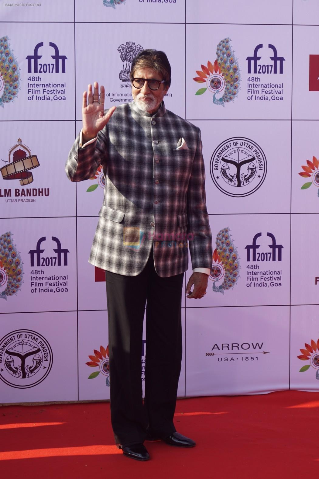hpse_fullsize__188307313_Amitabh Bachchan At IFFI 2017 Closing Ceremony in Mumbai on 28th Nov 2017 (58)_5a1e3d9ee389e.JPG