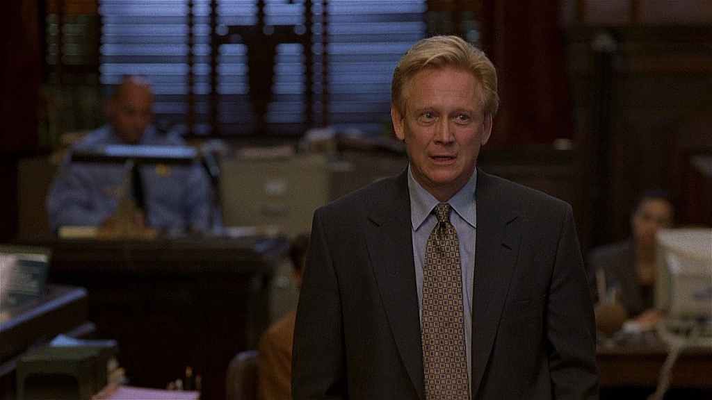 Вердикт за деньги_2003_WEB_DLRIP-AVC_O.M_[-=DoMiNo=-].mkv_20180129_214828.099.png