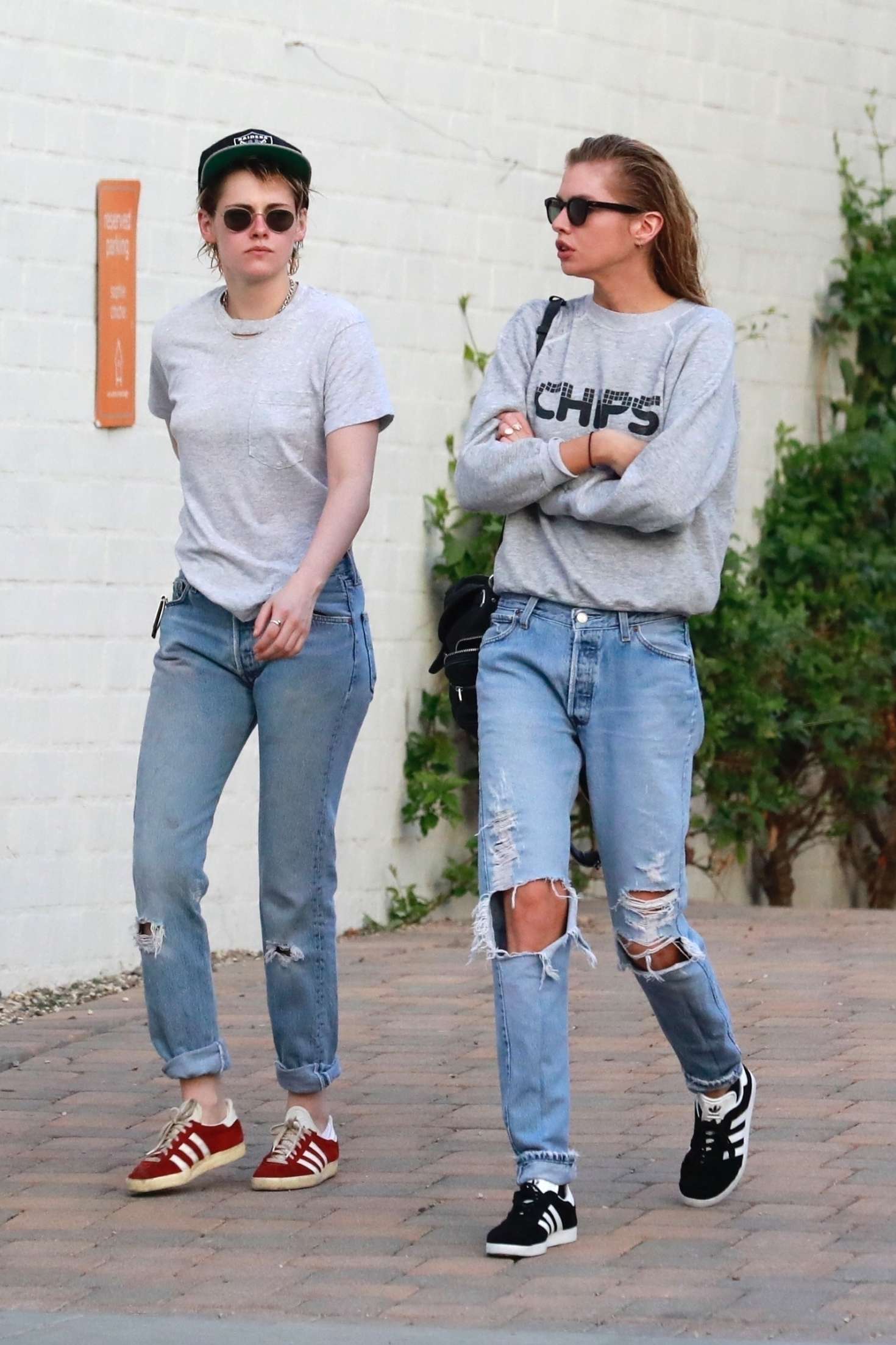 Kristen-Stewart-and-Stella-Maxwell-at-Shape-House--01.jpg