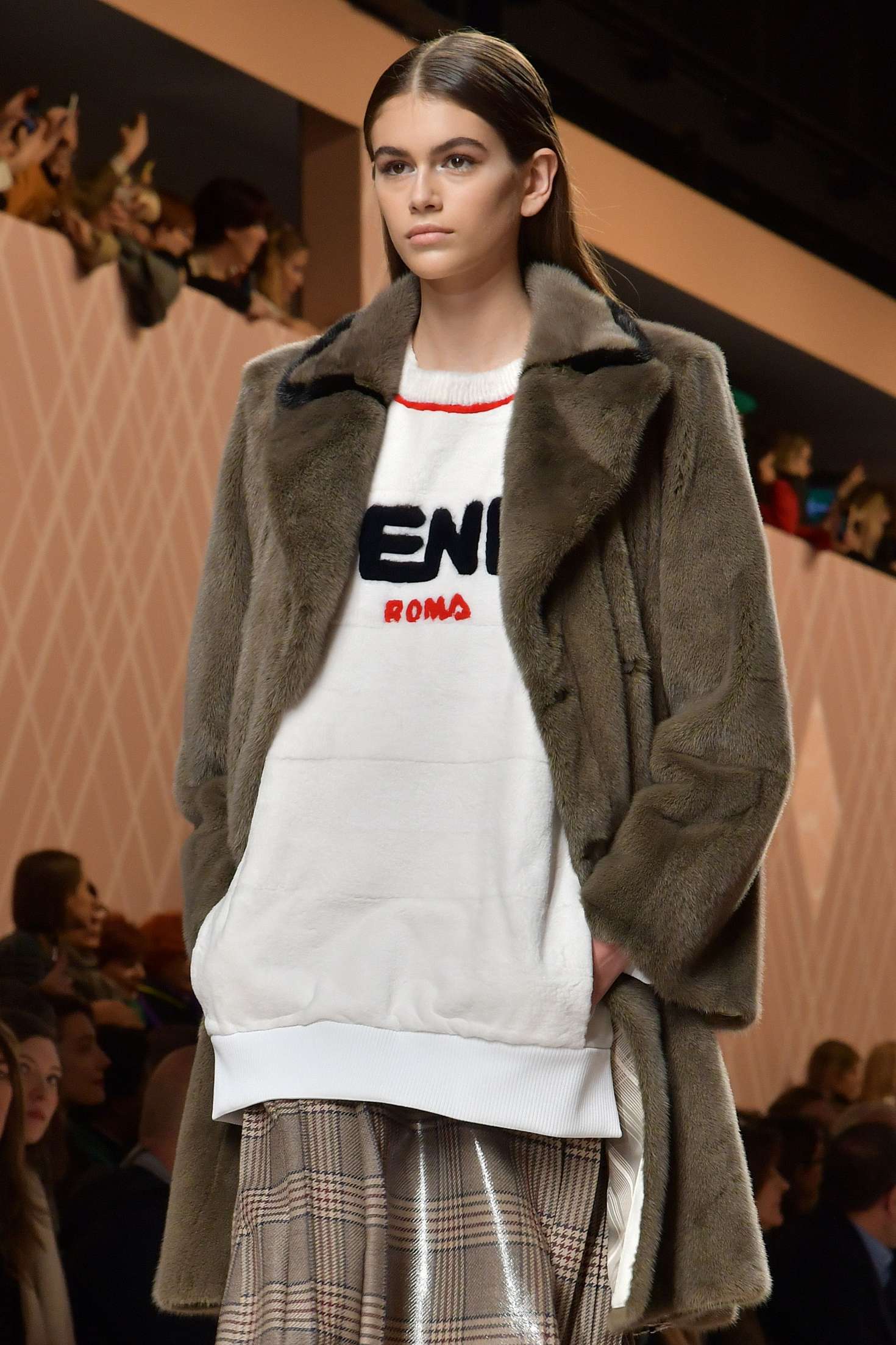 Kaia-Gerber_-Fendi-Show-Runway-2018-in-Milan--09.jpg