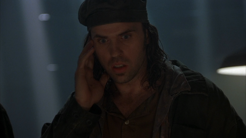 Подъем с глубины_1998_WEB_DLRIP-AVC_O.M_[-=DoMiNo=-].mkv_20180423_065911.363.png