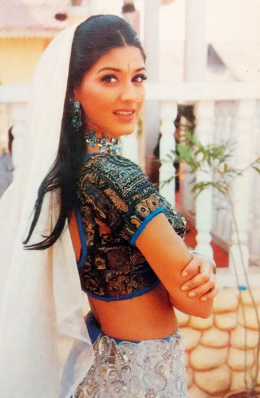 Bollywood-India-Actor-Model-Sonali-Bendre.jpg