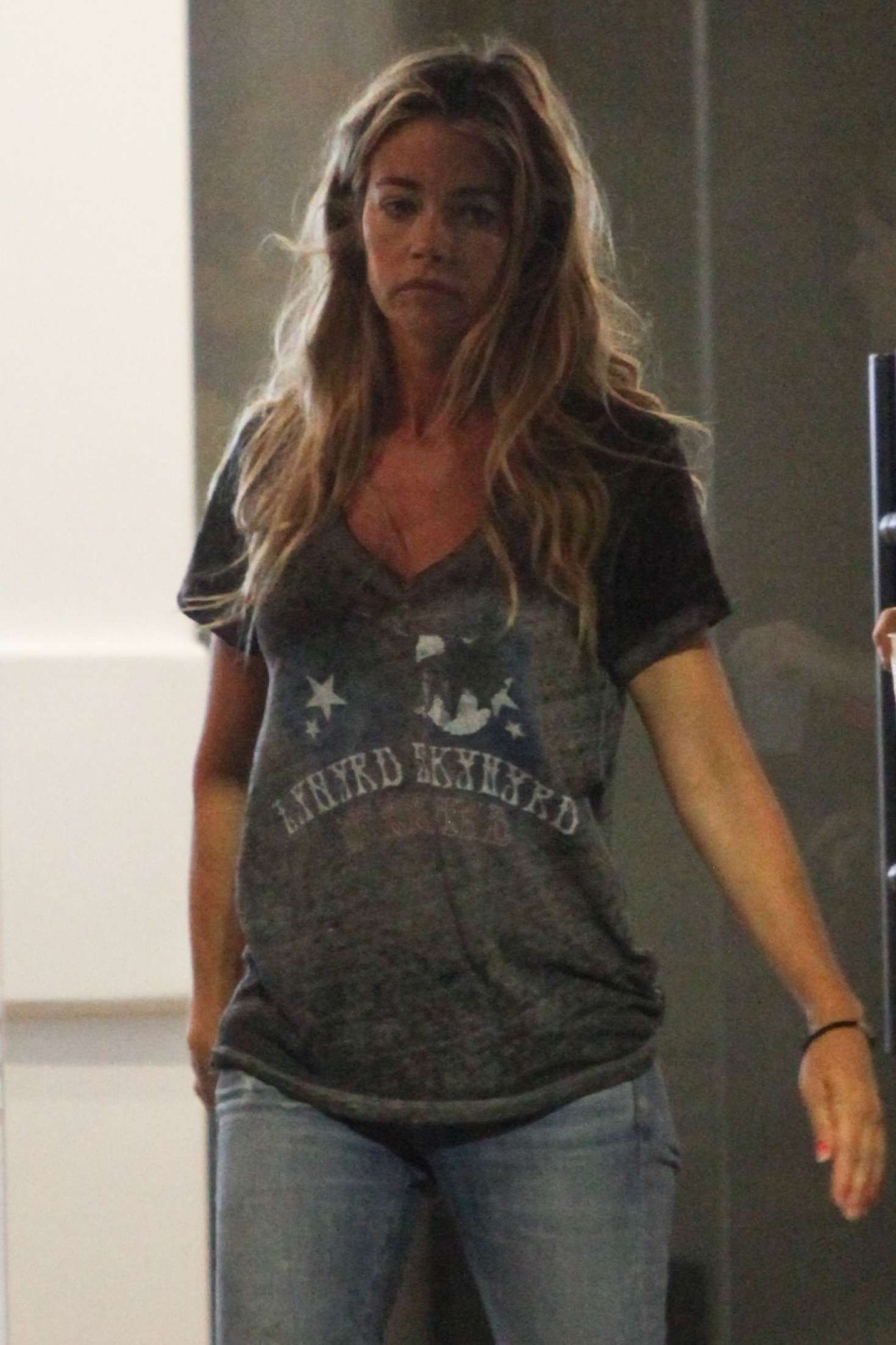 Denise-Richards-out-in-Los-Angeles--04.jpg