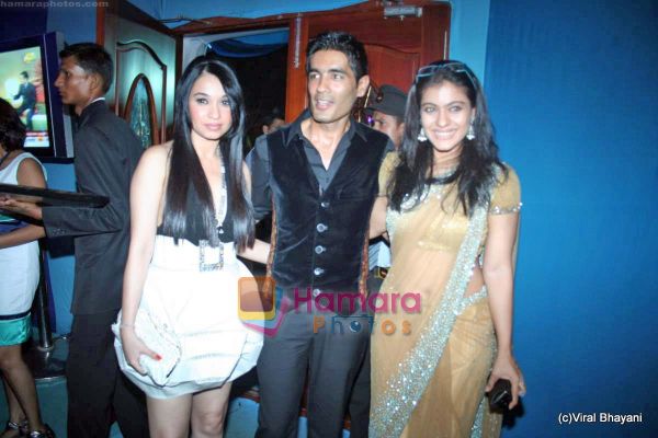 normal_Kajol,_Manish_Malhotra,_Sheetal_Mafatlal_at_Karan_Johar_Show_in_HDIL_Couture_Week,_Mumbai_on_16th_Oct_2009_(9).JPG