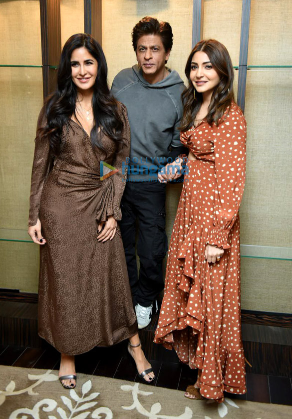 Shah-Rukh-Khan-Anushka-Sharma-and-Katrina-Kaif-promote-Zero-in-Delhi-1.jpg