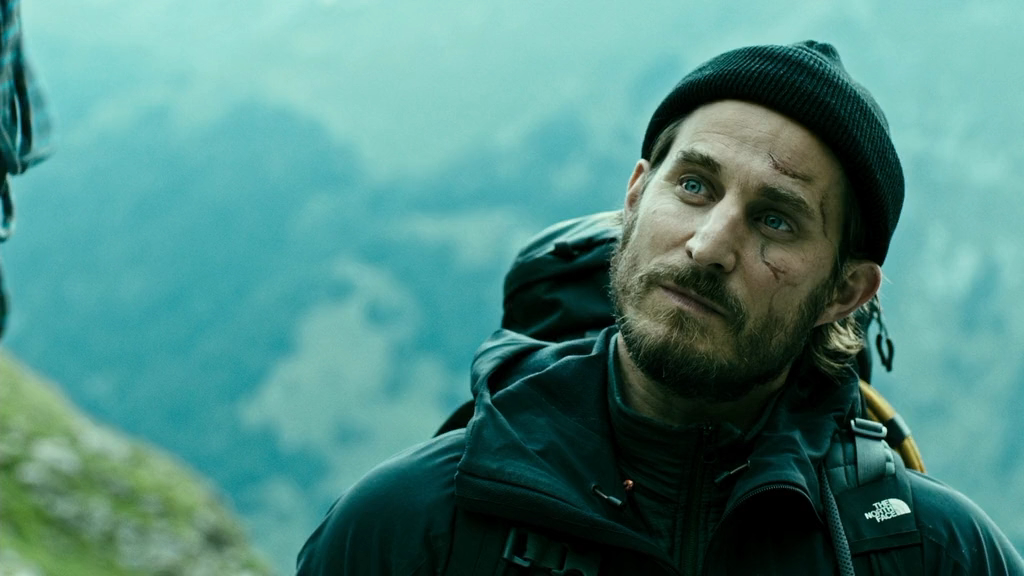 На гребне волны_(2015)_WEB_DLRIP-AVC_O.M_[-=DoMiNo=-].mkv_20190509_193707.303.png