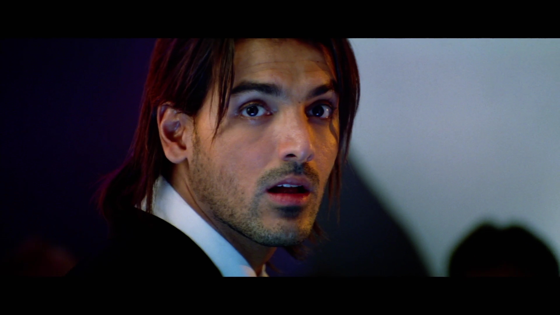 2005 - Garam Masala -2- Chori Chori Chori_1080p_sub.mkv1286.jpg