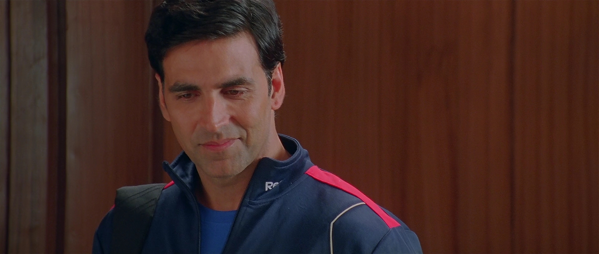 2011 - Patiala House -3- Rola Pe Gaya_1080p.mkv0152.jpg