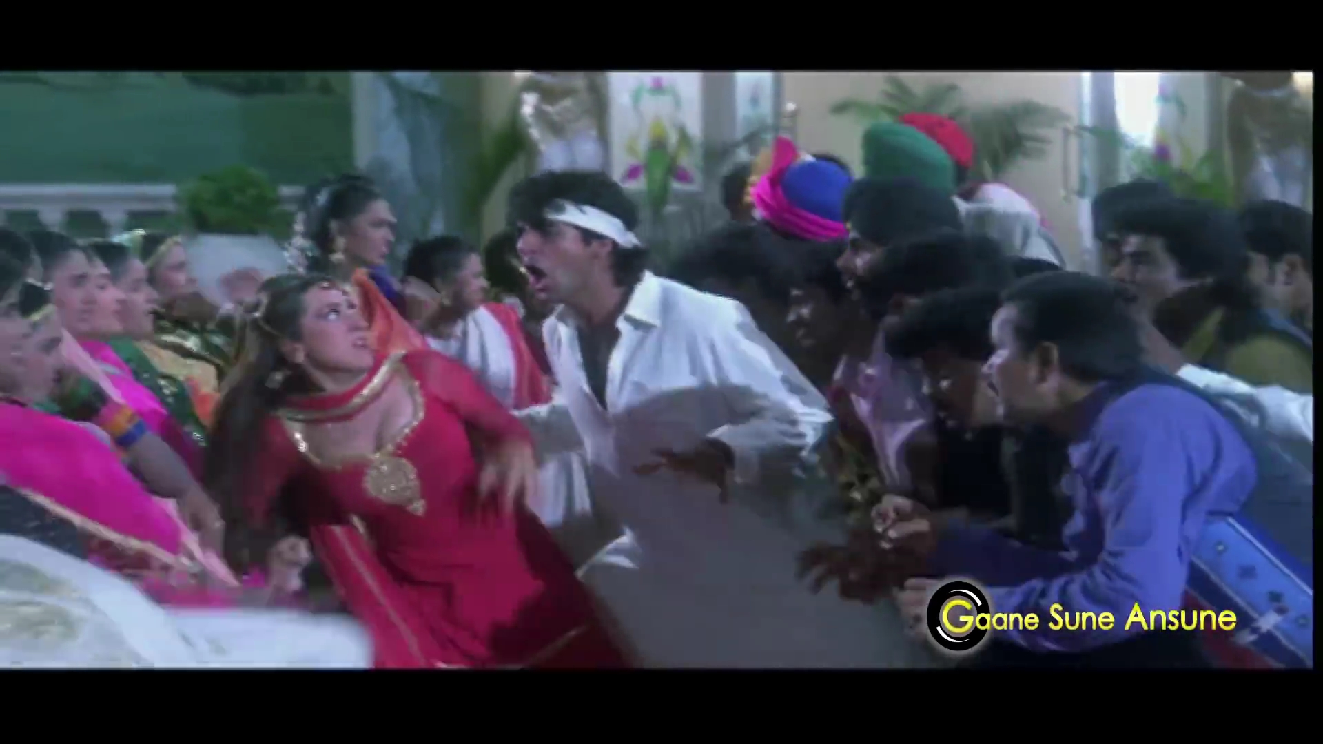 1997 - Lahoo Ke Do Rang -1- Haseeno Ko Aate Hain Kya Kya Bahane_1080p_YT.mp41815.jpg