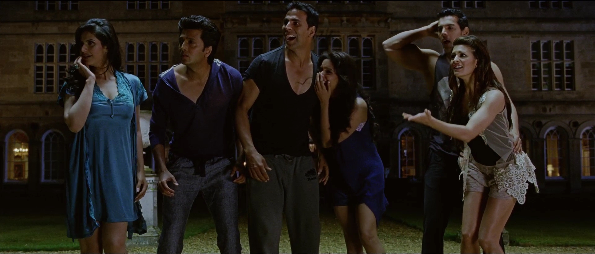 2012 - Housefull 2 -3- Right Now Now_1080p_sub.mkv3941.jpg