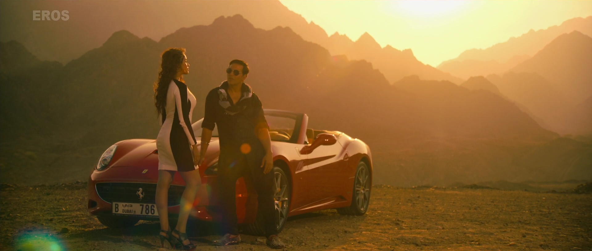 2012 - Khiladi 786 -3- Long Drive_1080p_sub.mkv5811.jpg