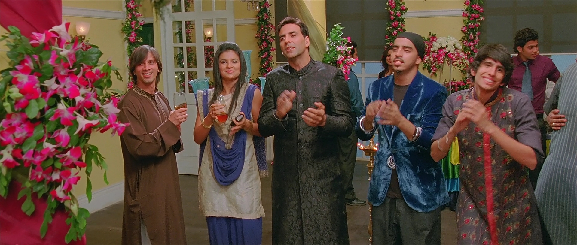 2011 - Patiala House -3- Rola Pe Gaya_1080p.mkv0257.jpg