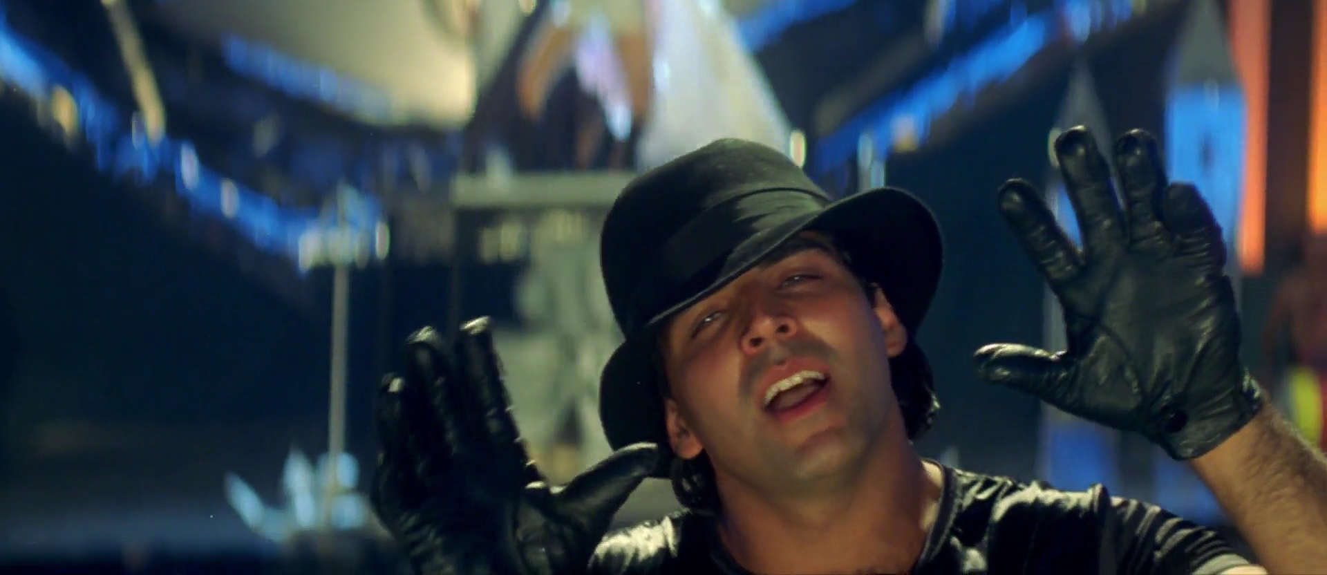 1997 - Aflatoon -4- We Love We Love Rocky_1080p_sub.mkv0635.jpg