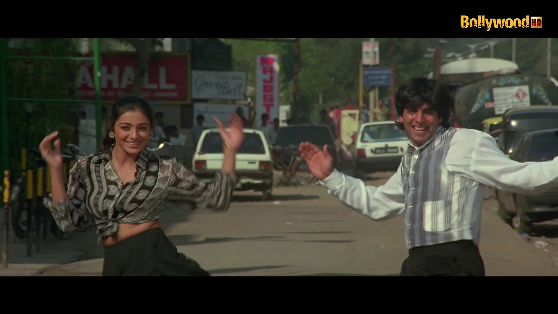 1996 - Tu Chor Main Sipahi -3- Chal Kar Le Thoda Pyar_1080p.mkv0212.jpg