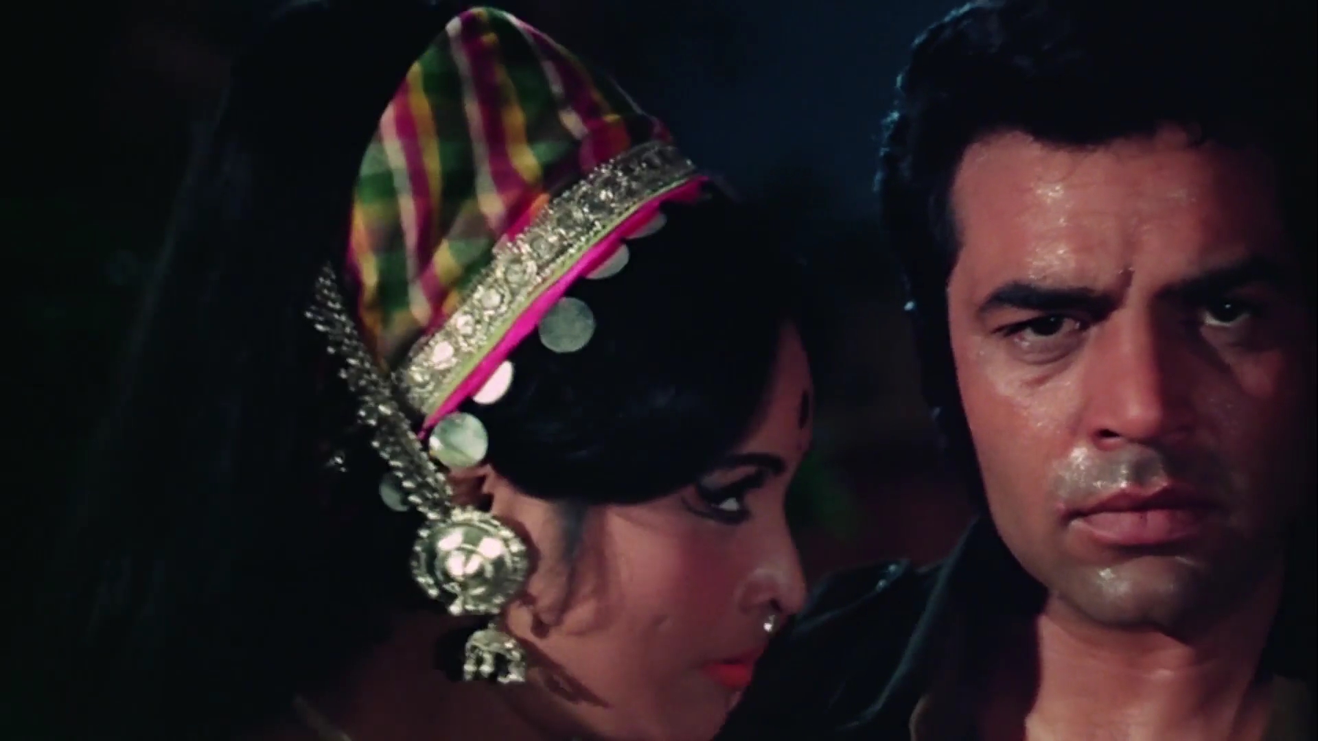 Mera.Gaon.Mera.Desh.1971.WEBHDRip.1080p.AVC[(187133)21-05-09].JPG