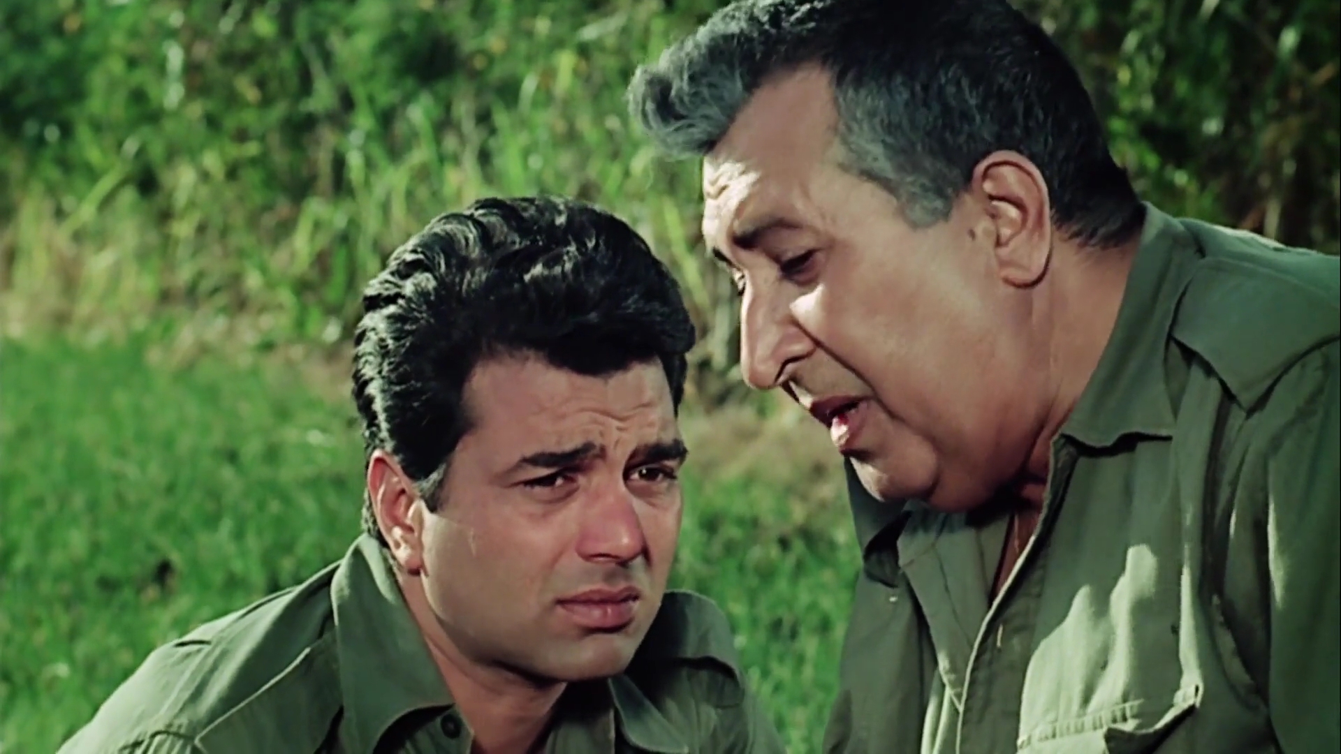 Mera.Gaon.Mera.Desh.1971.WEBHDRip.1080p.AVC[(061644)21-03-56].JPG